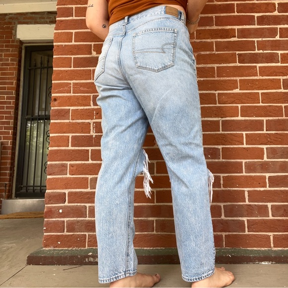 American Eagle Denim Mom Jeans - Picture 2 of 16